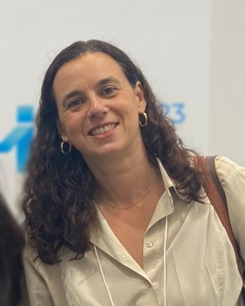 Profa. Dra. Fernanda Alves da Cruz Gouveia Paulino